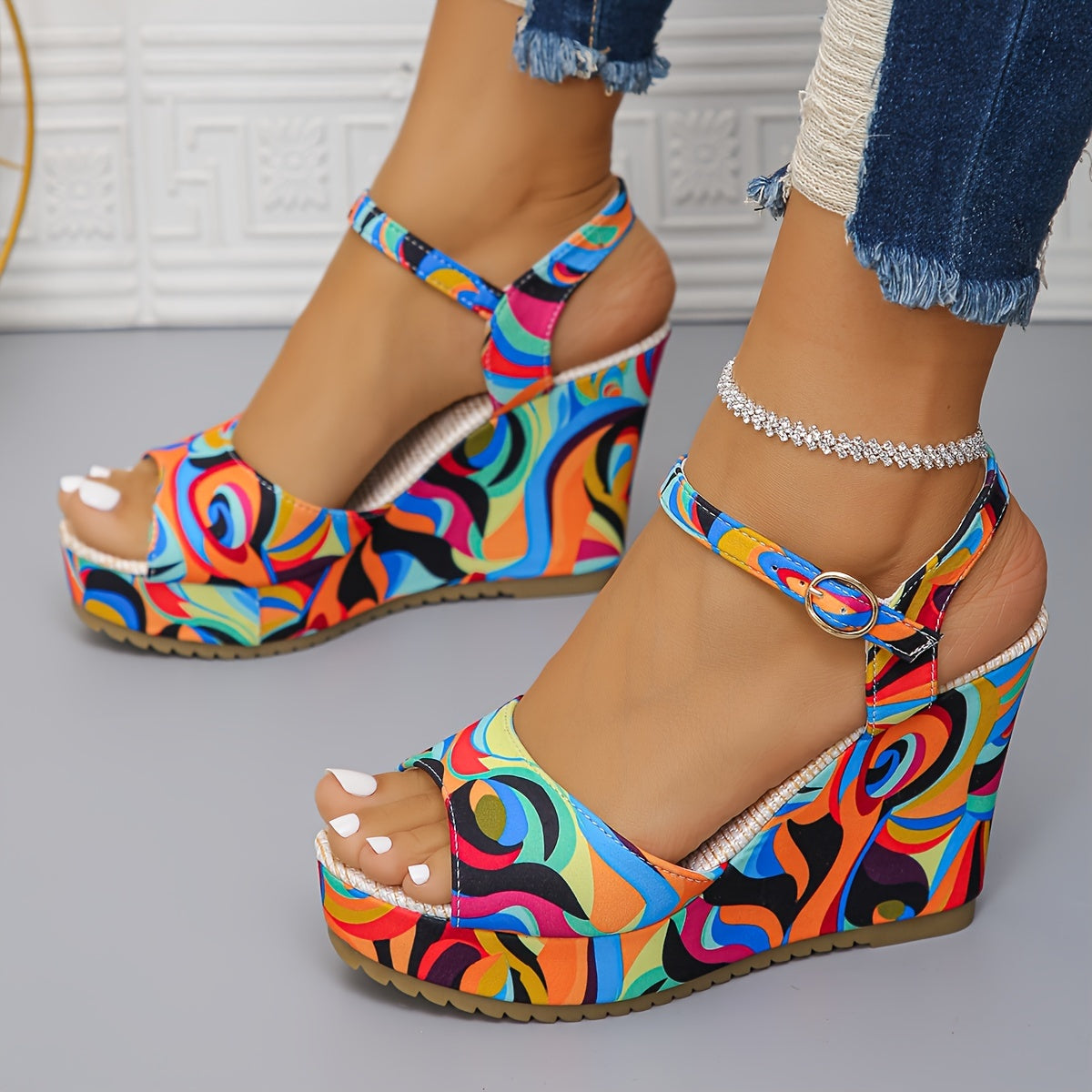 Women's Contrast Color Wedge Sandals With Ankle Strap