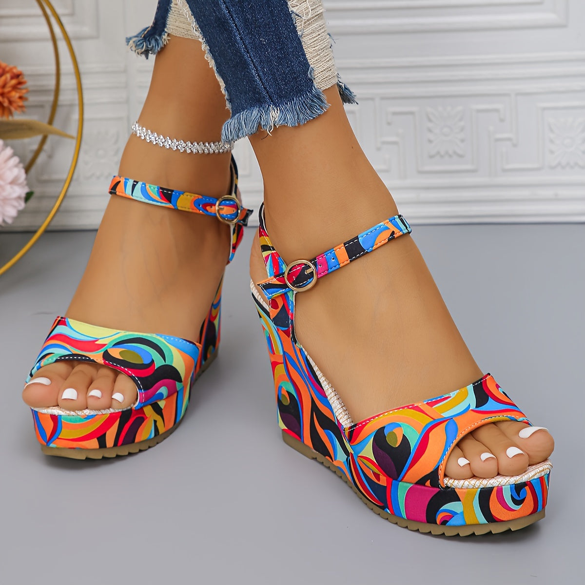 Women's Contrast Color Wedge Sandals With Ankle Strap