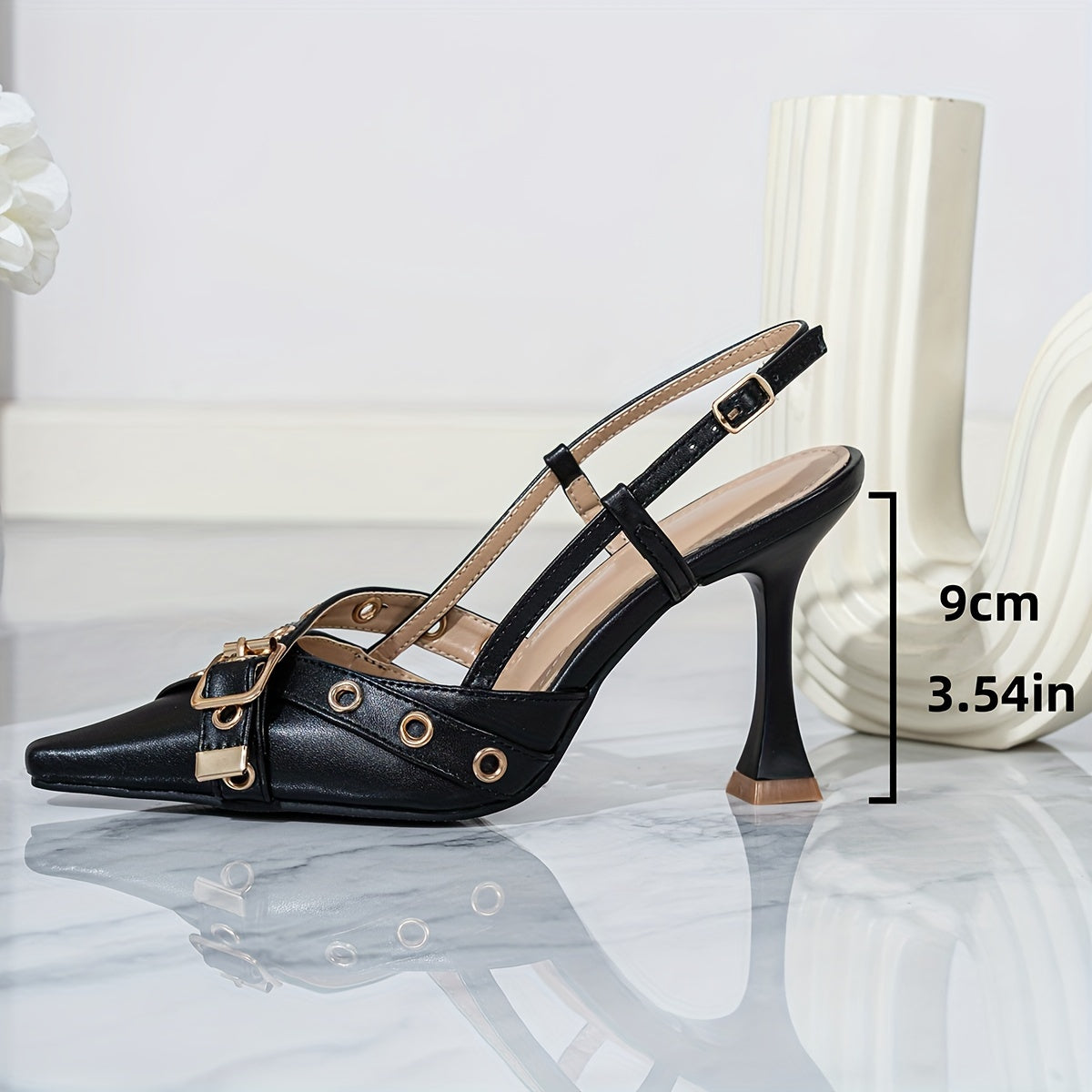 Women's Buckle Strap Design